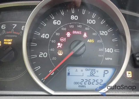 2015 Toyota Rav4 Xle z USA, uszkodzony, nr VIN JTMWFREV0FJ054371